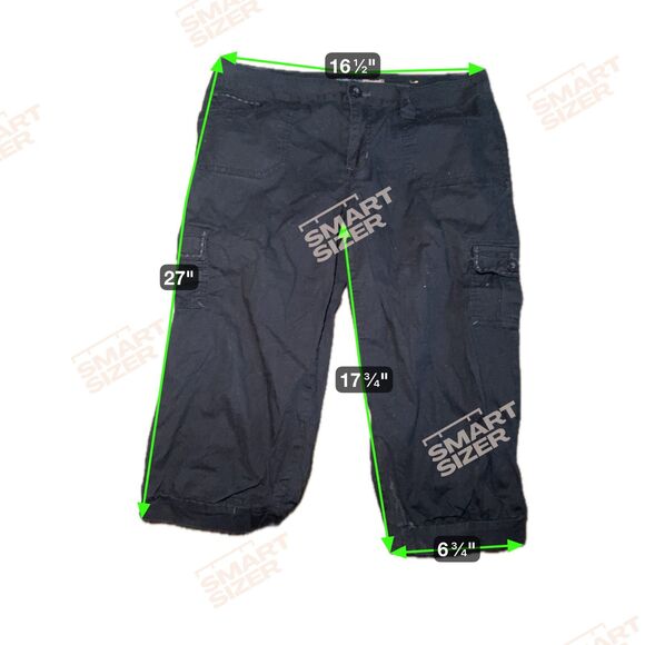 Size 10 Y2K Black Cargo Capri Pants - Picture 3 of 3
